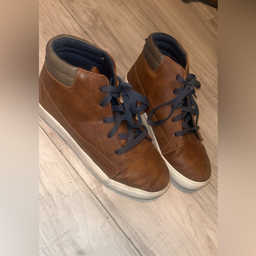Wonder Nation Boys Casual Boots Size 4 boys  Brown